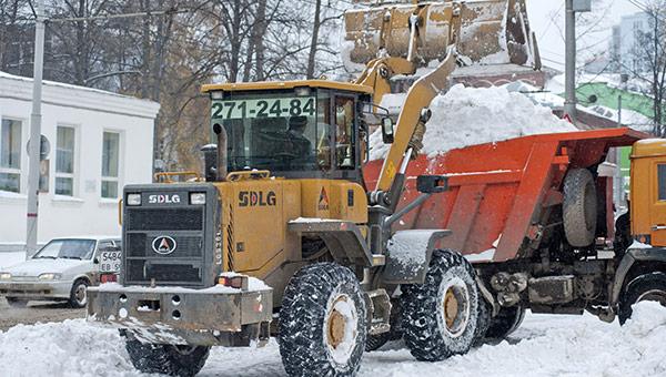 На очистку территорий административных зданий Перми от снега власти потратят 12 млн рублей