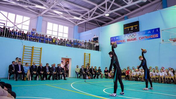 Дмитрий Махонин поручил властям восстановить спортивный комплекс в Гайнах до конца года