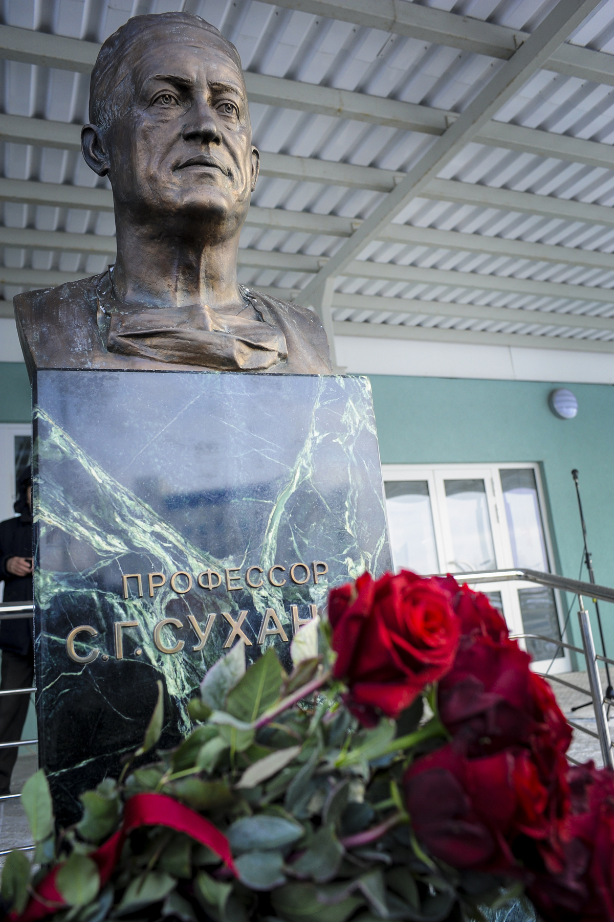 В Перми открыли памятник Сергею Суханову 