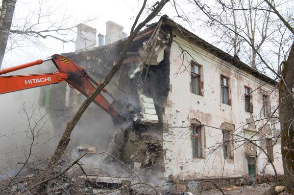 В Орджоникидзевском районе Перми начался снос аварийного дома по улице Щербакова