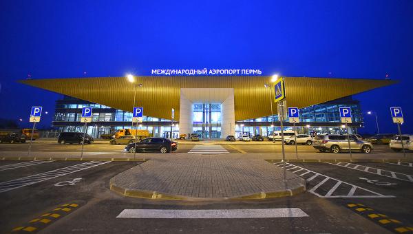 Пермский аэропорт ограничил взлёт и посадку самолётов из-за сильного снега
