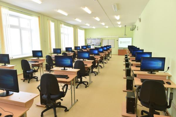 В краевом бюджете предусмотрят 600 млн руб. на обновление школьных компьютеров