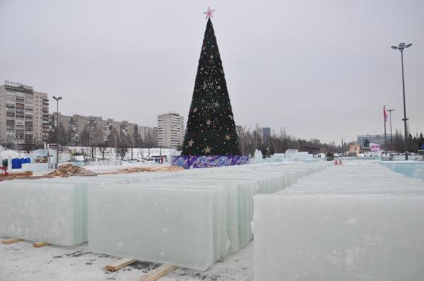 Для ледового городка в Перми подготовили более тысячи кубометров льда