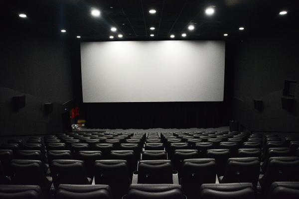 Арендаторы фуд-кортов, развлекательных
зон и кинотеатров в пермских ТЦ заявили
о необходимости начать работу