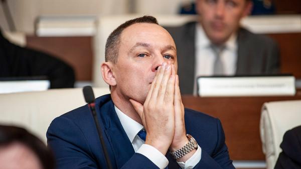 «Моё поведение было недостойным»: депутат Госдумы сожалеет, что бил сотрудников ГИБДД