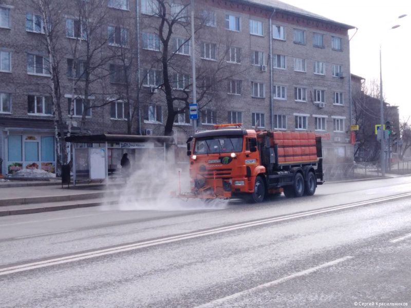 В Перми началось усиленное мытьё и дезинфекция улиц<div><br></div>