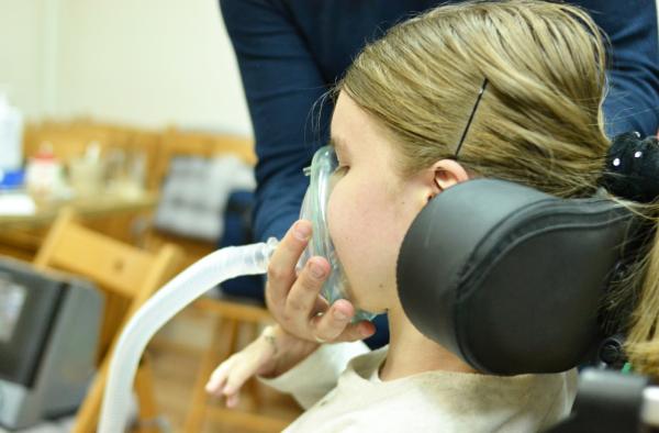 «Дедморозим» собирает 5,5 млн руб. на покупку дыхательных аппаратов и детского питания