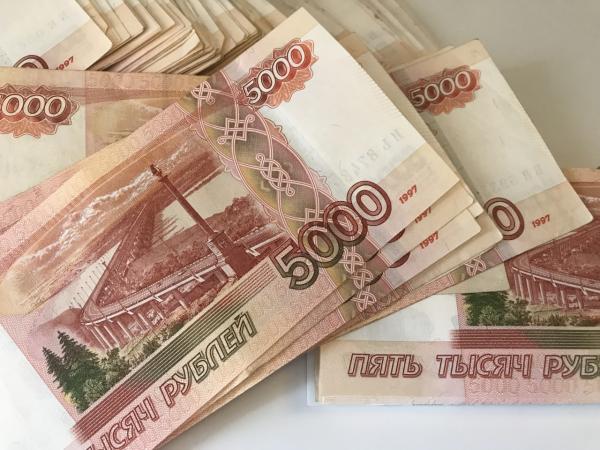 В Перми 1690 муниципальных служащих заработали более 260 млн рублей