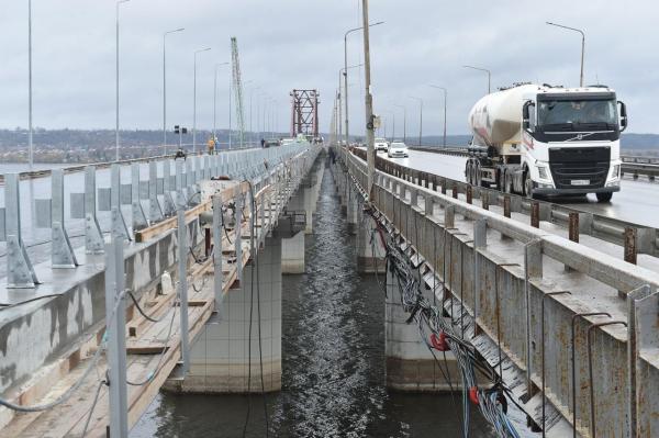 <div>Подрядчик пообещал открыть движение по новому Чусовскому мосту во второй половине декабря</div>