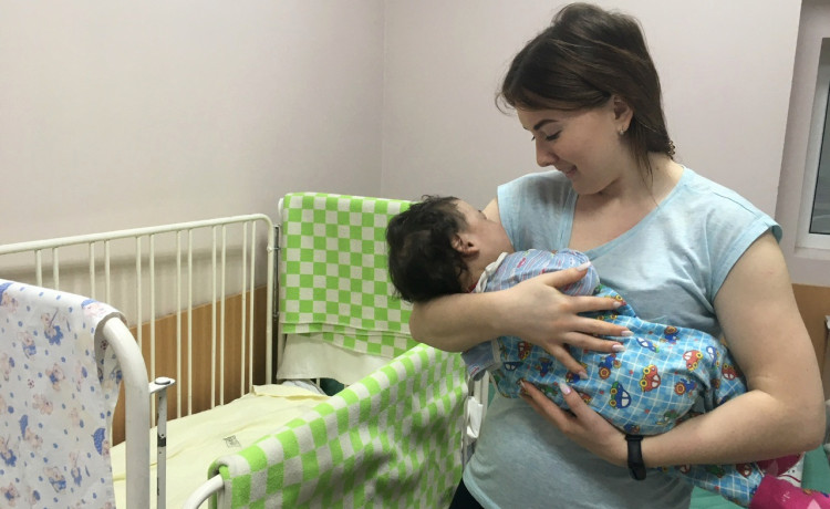 В Прикамье оказали помощь 2-месячному ребёнку, оказавшемуся в больнице без родителей