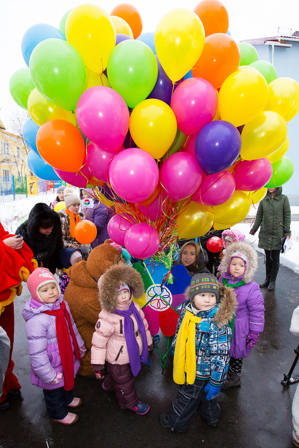 Парадокс — крупные строительные корпорации от участия в торгах по возведению детсадов в районных центрах Пермского края, как правило, воздерживаются. Несмотря на внушительные суммы контрактов и неплохую рентабельность проектов, лояльным губернатору «Пермдорстрою» и «Ренове» этот бизнес оказался неинтересен