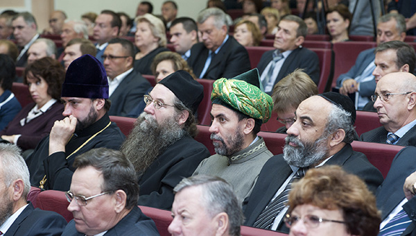 В поисках ответов на «национальный вопрос»