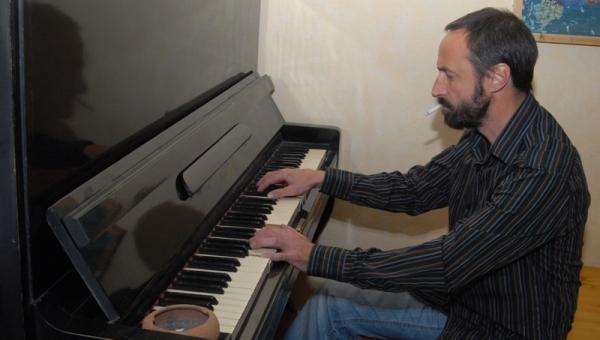 Пиарщик предпочёл власти гражданское общество