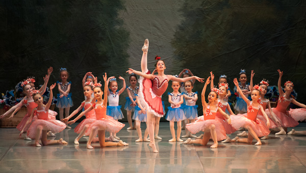 Танец маленьких «овощей»