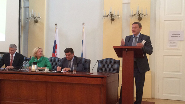 «Надо попробовать дружить не только производственными мощностями, но и научной средой»