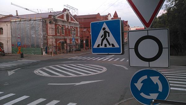 В Перми на кольцевом перекрёстке улиц Куйбышева и Советская установили искусственные неровности