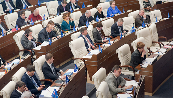 государственная дума 2000-2004. депутаты госдумы спят. депутат романов михаил валентинович. депутаты ярославской областной думы. информация о кандидатах на выборах.