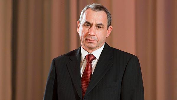 Руководитель НПО «Искра» Владимир Шатров отмечает юбилей