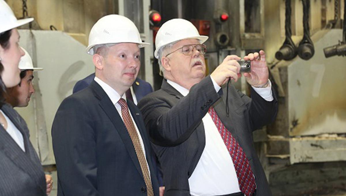 Корпорацию «ВСМПО-Ависма» посетил американский посол 