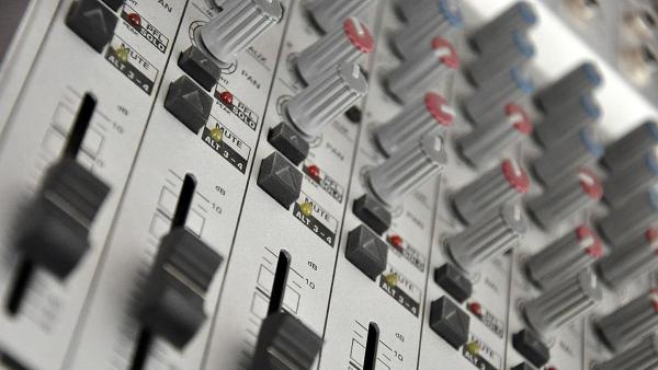 Управление шестью радиостанциями Перми передадут ГК «Выбери Радио»