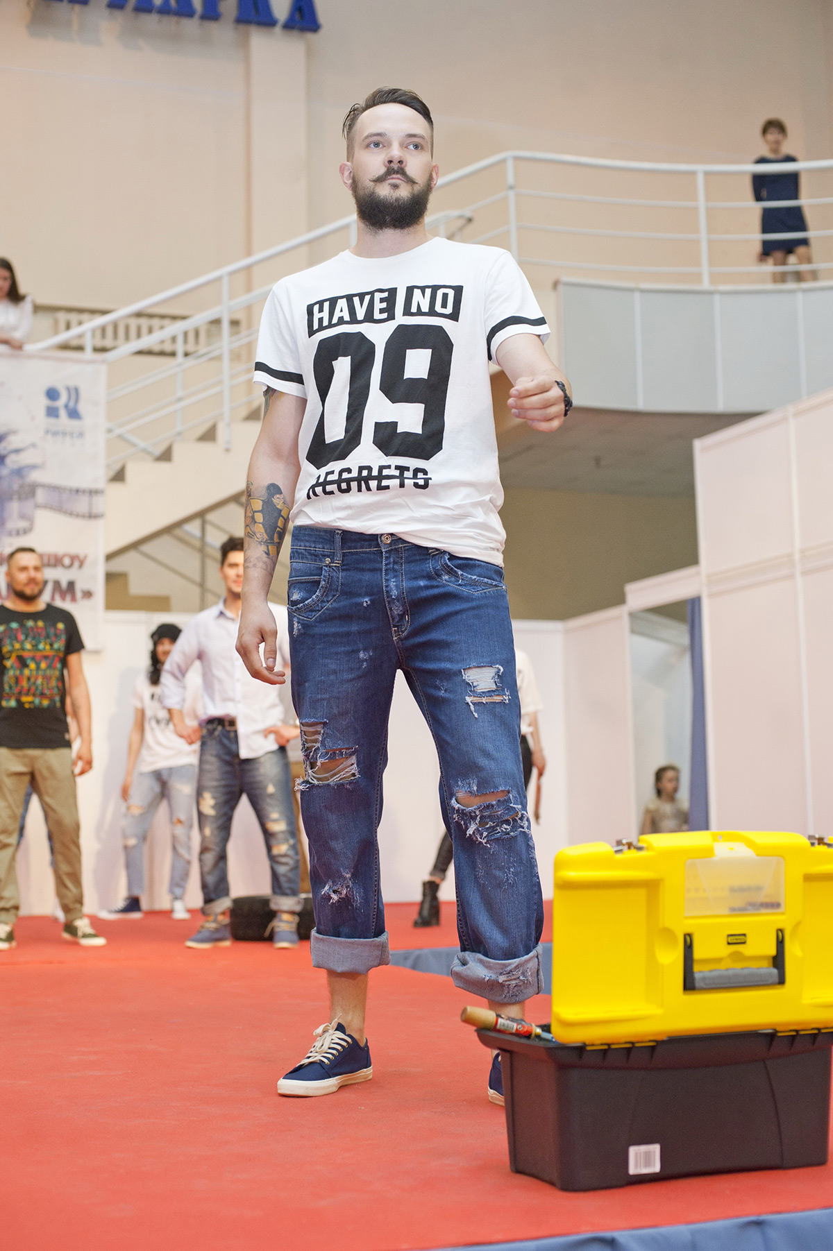 Хипстер-автослесарь от салона «Очарование»