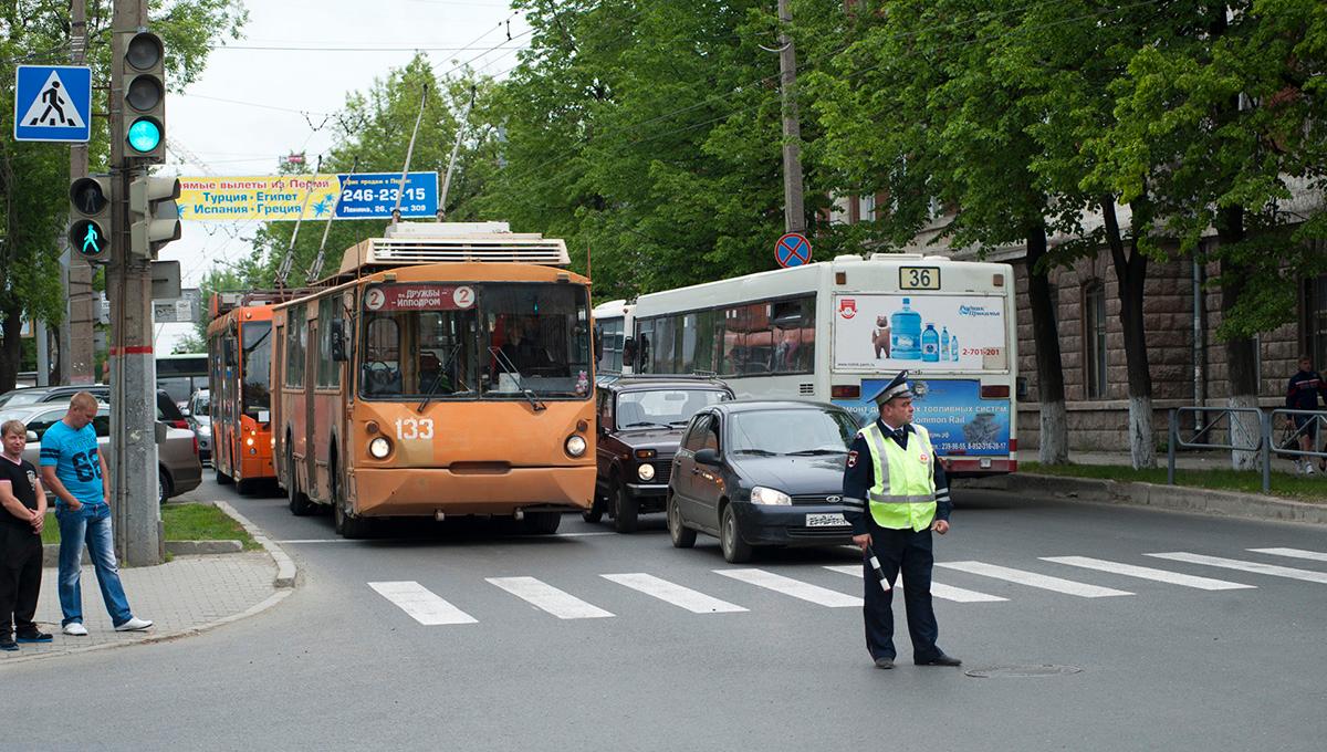 За безопасностью дорожного движения в Прикамье в праздничные дни будут следить около 500 сотрудников ГИБДД 