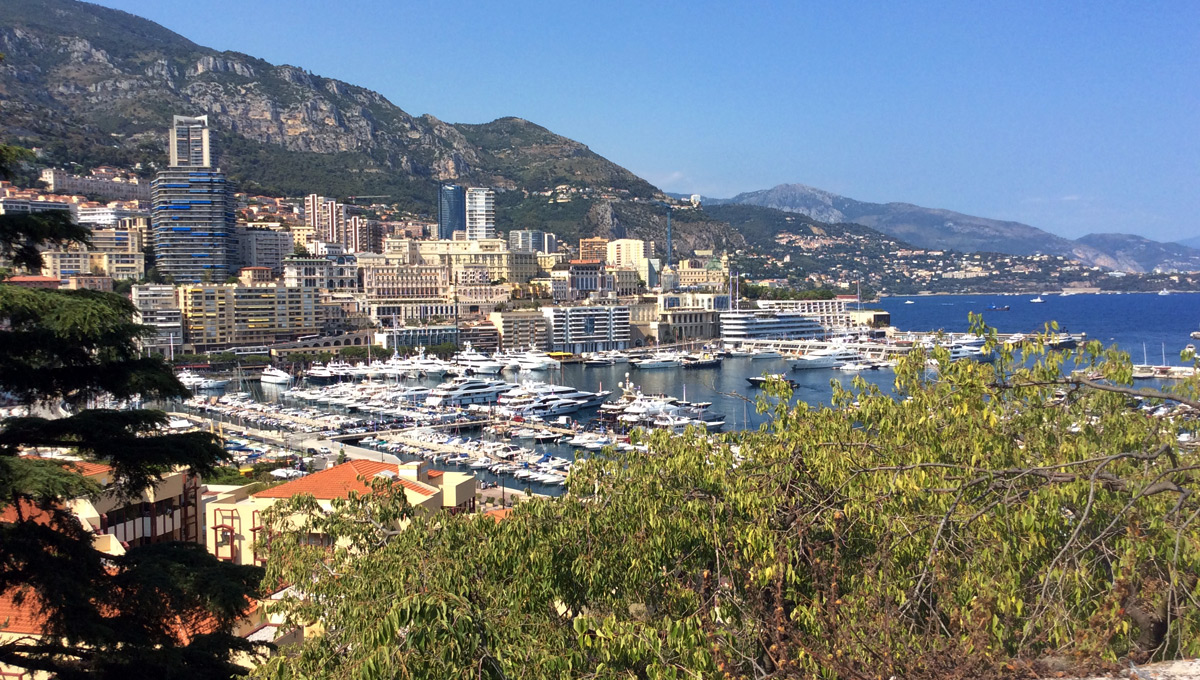 Русский авангард в стране балета и футбола 