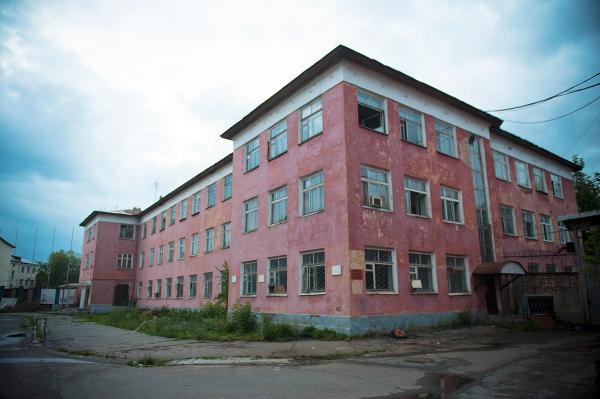 На заводе им. Дзержинского проводится выемка документов, административные здания заблокированы