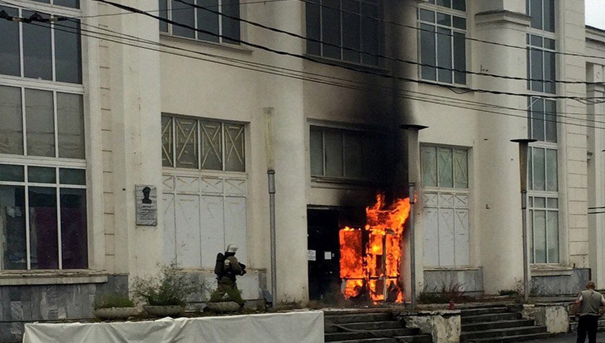 В Перми горел вход в здание Речного вокзала