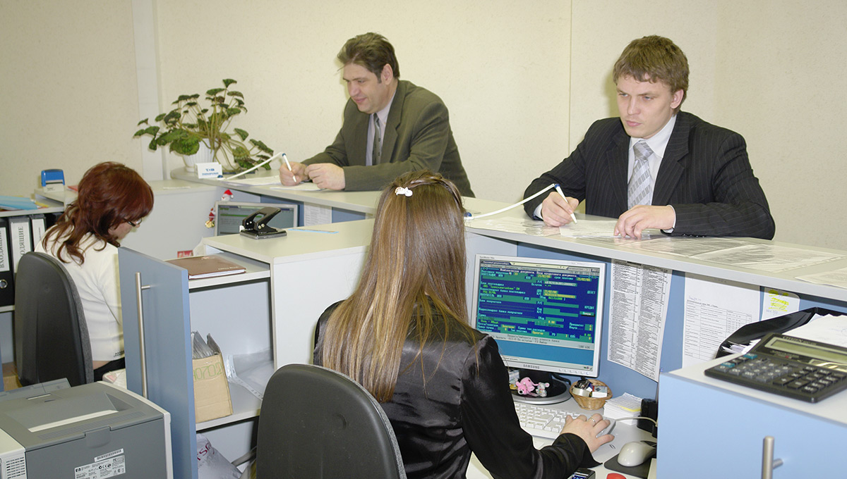 Суд запретил <nobr>«Фора-Банку»</nobr> в одностороннем порядке изменять тарифы и списывать деньги клиентов без их распоряжения 