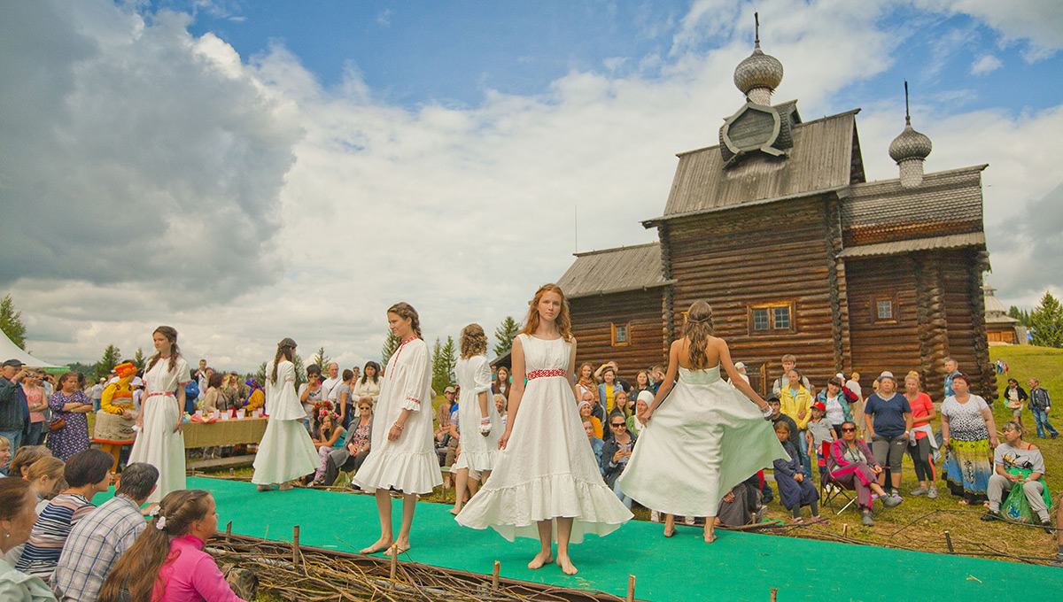 «Камwа» ухнула в Хохловку 