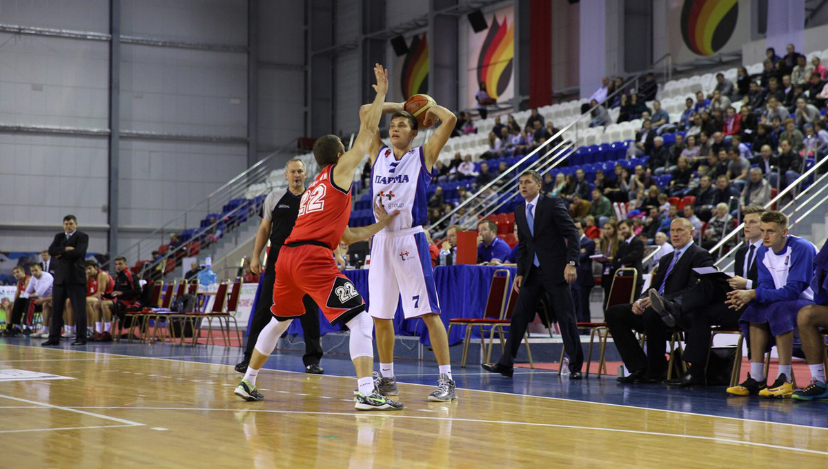 <div>«Парма» потерпела поражение на берегах Волги</div>