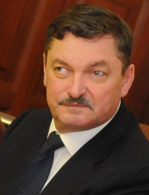 Свою должность покидает Олег Демченко — один из наиболее ключевых и непотопляемых членов команды нынешнего губернатора