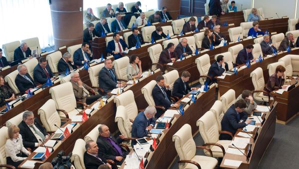 Профильный комитет краевого парламента в первом чтении одобрил проект бюджета на <nobr>2016<span style=