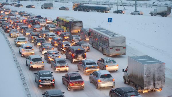 В Перми водителей просят не выезжать на дороги на летней резине