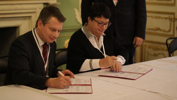 Музеи Перми и Санкт-Петербурга подписали соглашения о сотрудничестве