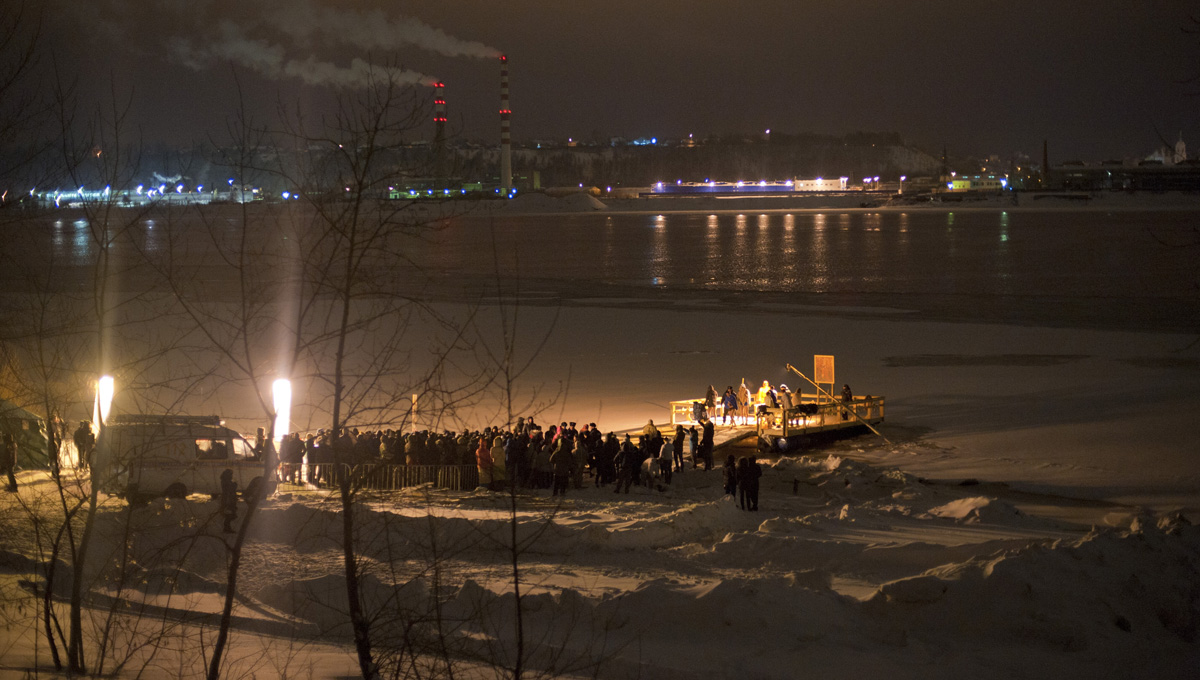 Закипела полынья