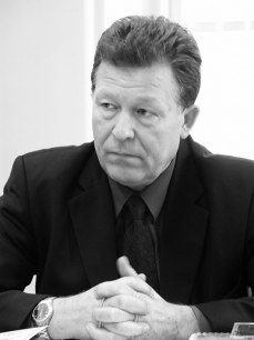 Скончался <nobr>экс-глава</nobr> Кунгурского района Александр Домрачев 
