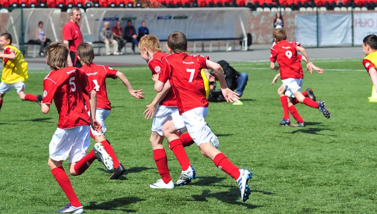 Жителям Прикамья предложили выбрать название для нового футбольного манежа 