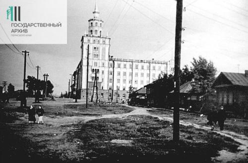 Построено здание регионального управления МГБ СССР, в просторечии — «Башня смерти»