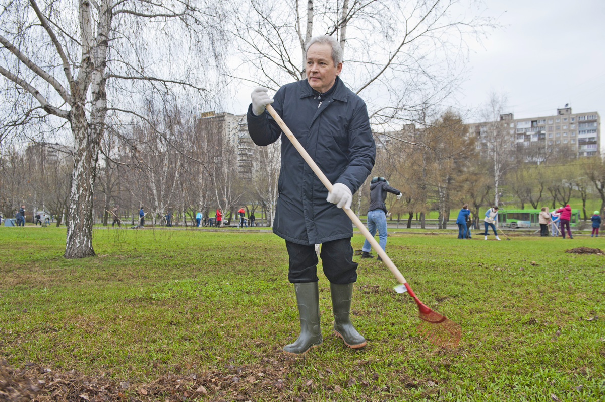 Виктор Басаргин принял участие в общегородском субботнике
