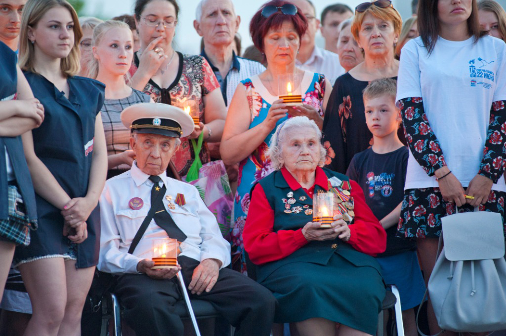 Шесть сотен пермяков зажгли «Свечи памяти»