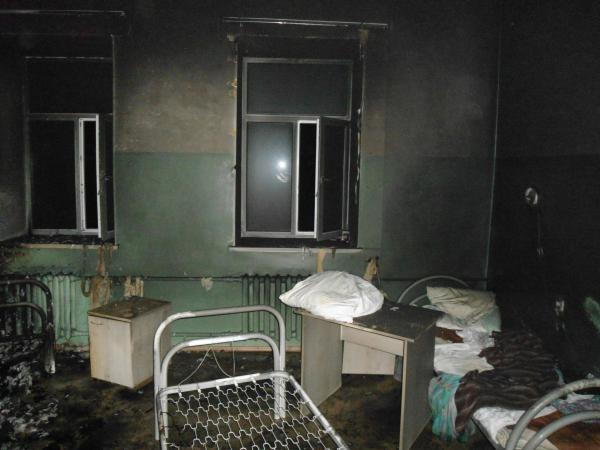 Трое мужчин пострадали на пожаре в горнозаводской больнице
