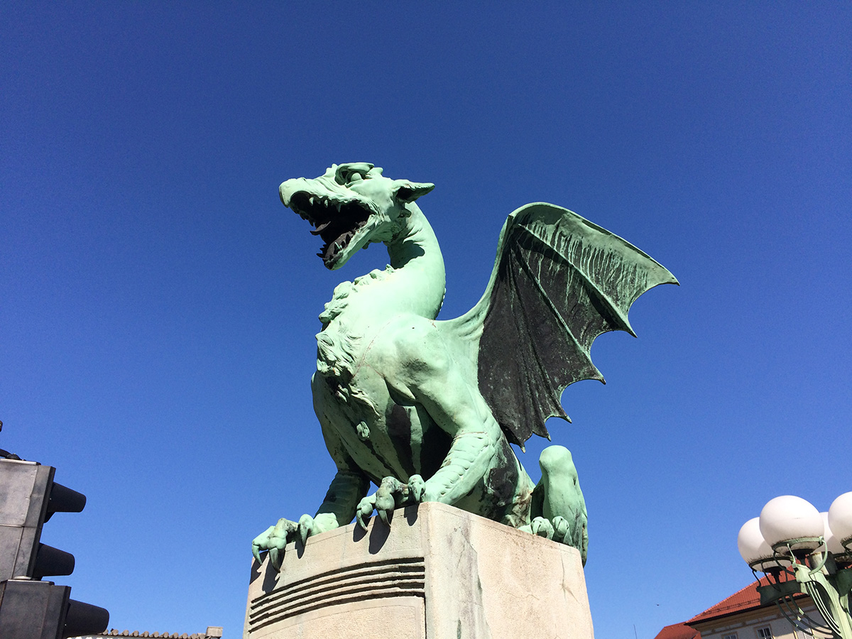 Словения возобновила выдачу виз для россиян