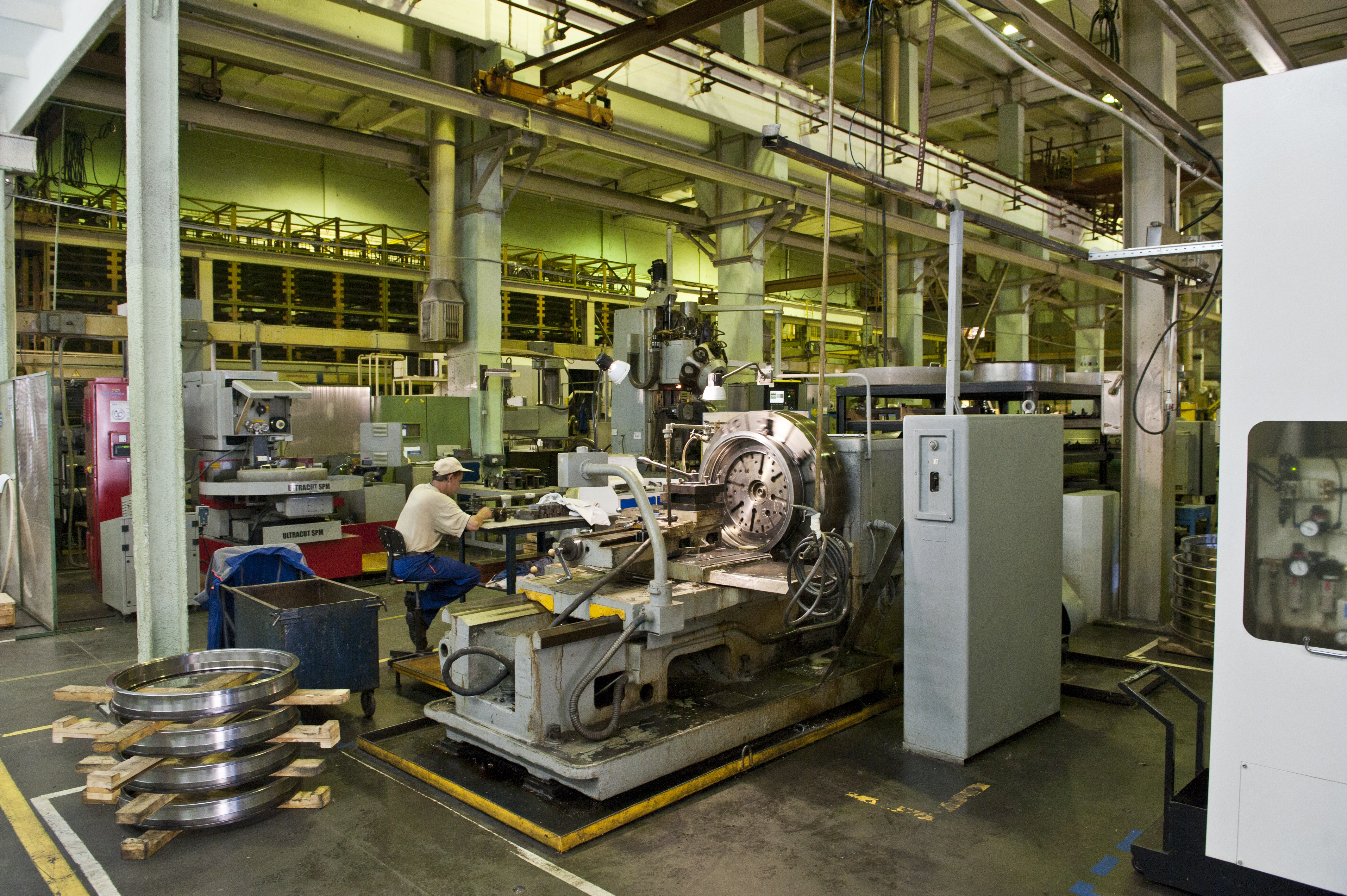 Сергей Попов: «Реализация проекта по переносу моторного завода на новую площадку буксует»