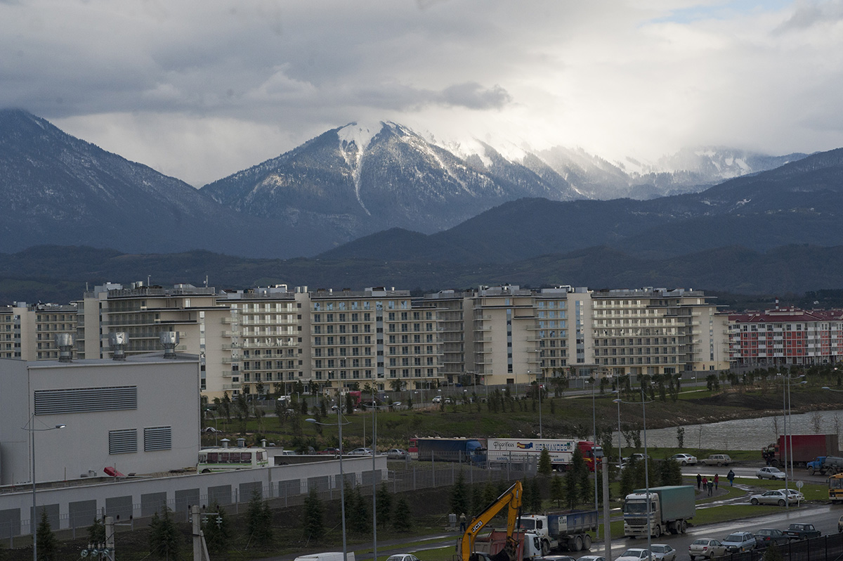 Кому Новый год, кому мать родна 