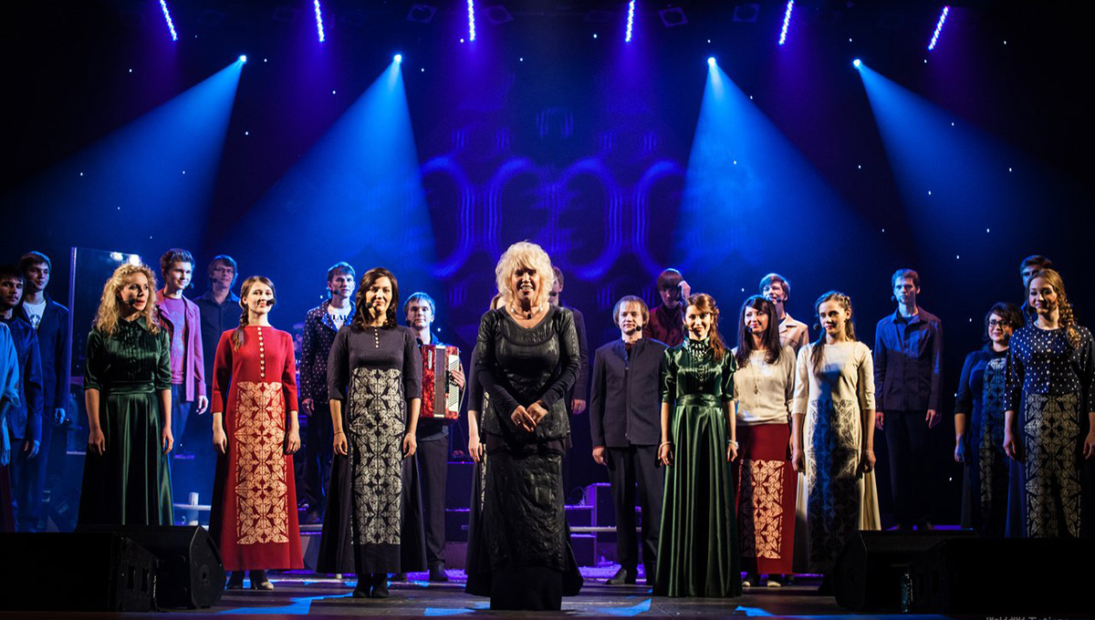 Пермский хор выступает на Красной площади