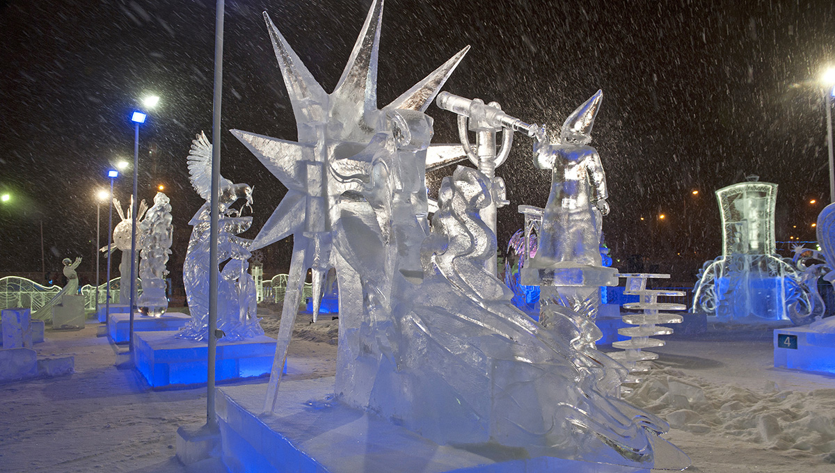 Губернатор предложил досрочно открыть ледовый городок на эспланаде