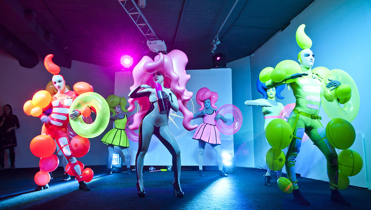 Девушка Барби в мире Барби