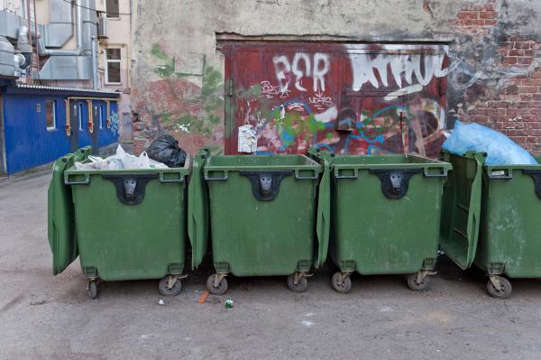 В Заксобрание внесли законопроект об освобождении самозанятых и НКО от платы за вывоз мусора
